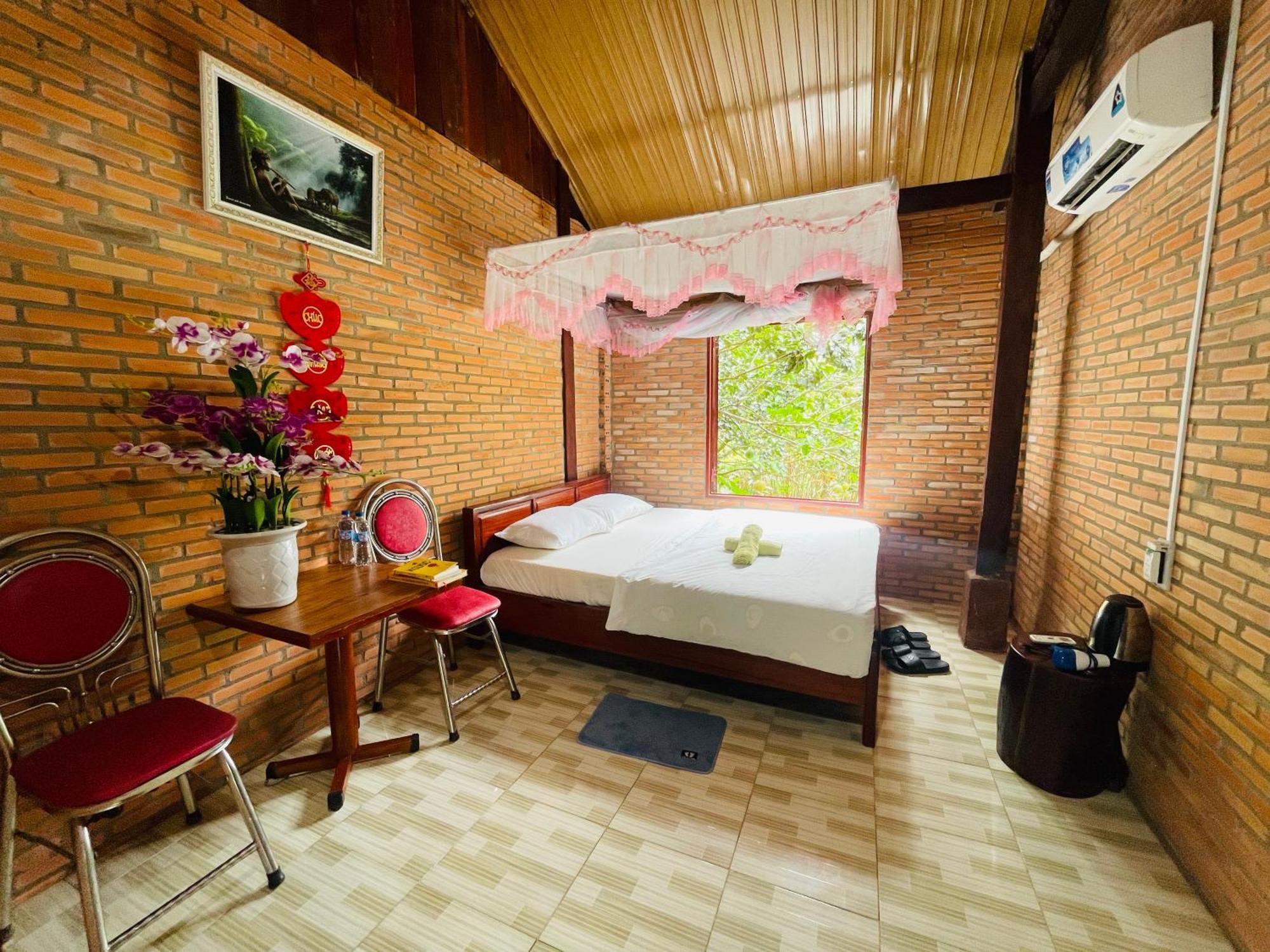 Forest Side Ecolodge Cat Tien Exterior photo